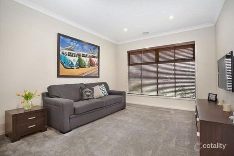 Property photo of 10 Blackbird Crescent Doreen VIC 3754