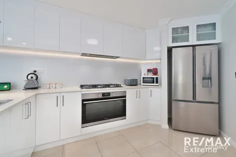 Property photo of 8 Ray Gardiner Vista Tapping WA 6065