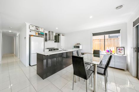 Property photo of 39 Caversham Drive Pakenham VIC 3810