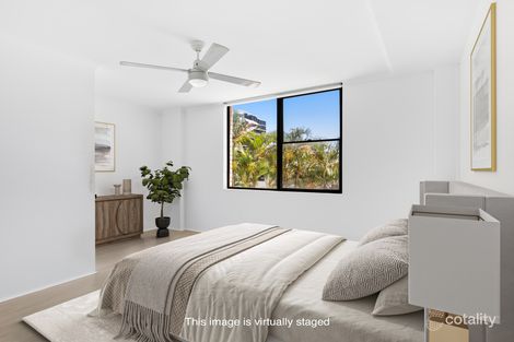 Property photo of 4/72 Marine Parade Southport QLD 4215