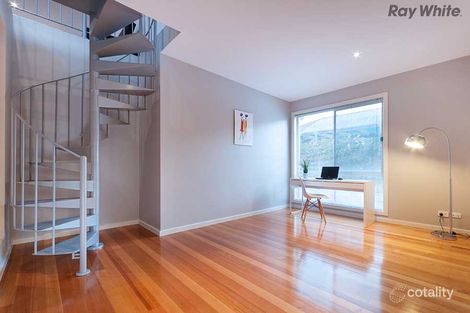 Property photo of 1 Brighton Place Taylors Hill VIC 3037