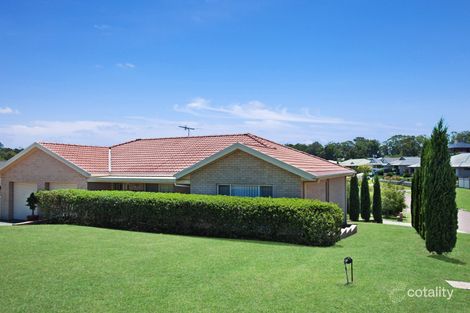 2 Amber Gr, Bolwarra Heights, NSW 2320