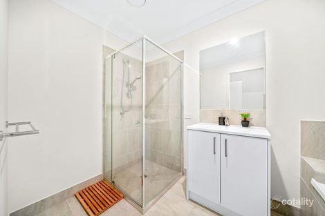 18 Mount Bowen St, Park Ridge, QLD 4125