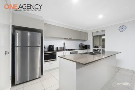 Property photo of 5 Highland Close Macquarie Links NSW 2565