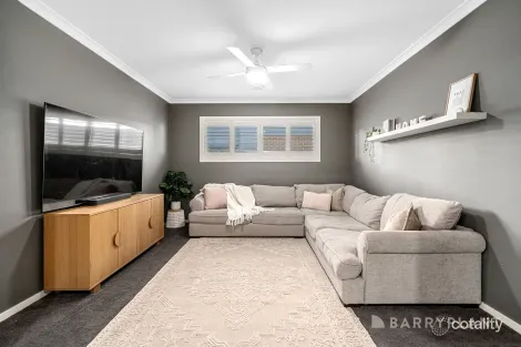 Property photo of 70 Locksley Road Chirnside Park VIC 3116