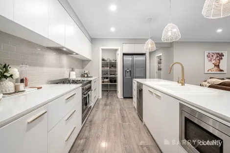 Property photo of 70 Locksley Road Chirnside Park VIC 3116