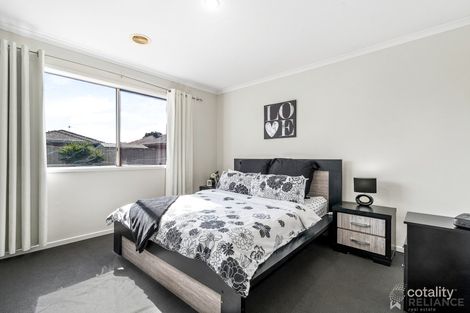 Property photo of 48 Featherhead Way Harkness VIC 3337
