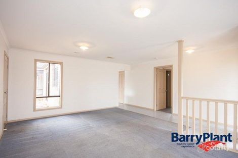 Property photo of 10 Cleopatra Drive Cranbourne VIC 3977