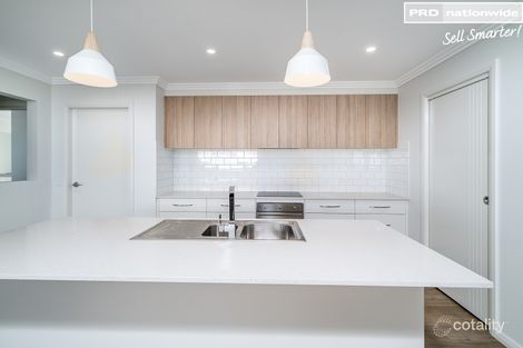 Property photo of 31 Wiveon Street Gobbagombalin NSW 2650