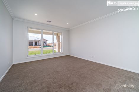 Property photo of 31 Wiveon Street Gobbagombalin NSW 2650