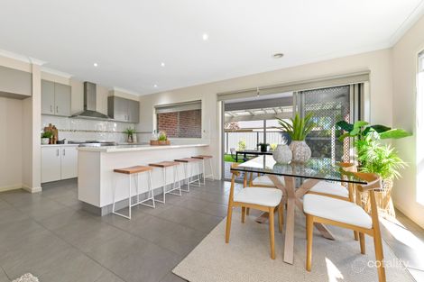 Property photo of 32 Connewara Crescent Clyde North VIC 3978