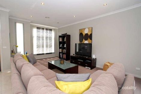 Property photo of 2/353 Hogans Road Tarneit VIC 3029