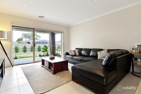 Property photo of 10 Russel Way Doreen VIC 3754