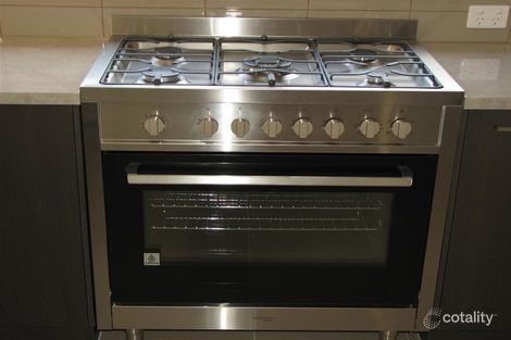 Property photo of 6 Hewitt Street Cranbourne East VIC 3977