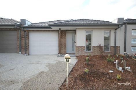 35 Highfield Dr, Mickleham, VIC 3064