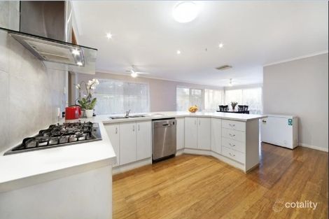 Property photo of 10 Gwenton Avenue Cranbourne East VIC 3977