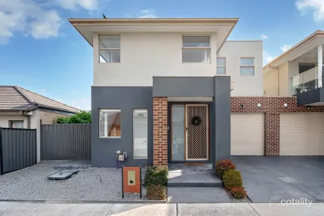 Property photo of 2A Greenrange Vista Roxburgh Park VIC 3064