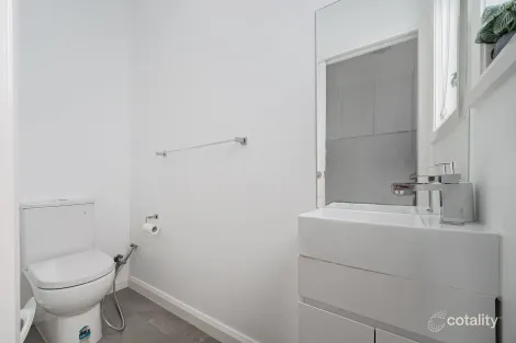 Property photo of 2A Greenrange Vista Roxburgh Park VIC 3064