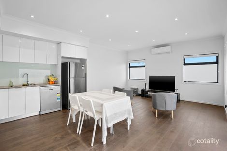 Property photo of 2/43 Deschamp Crescent Rowville VIC 3178