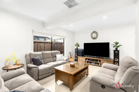 Property photo of 2 Errinundra Way Wollert VIC 3750