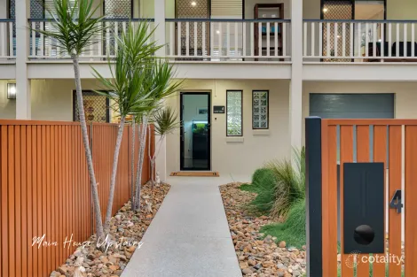 Property photo of 4 Myer Redland Bay QLD 4165