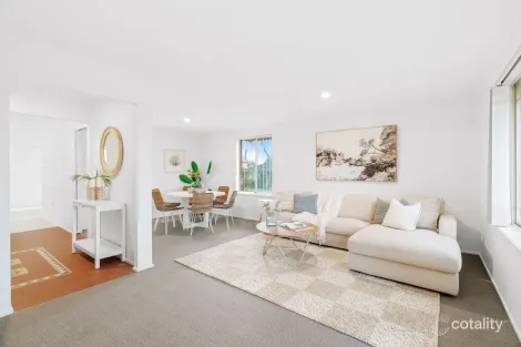 Property photo of 32 James Sea Drive Green Point NSW 2251