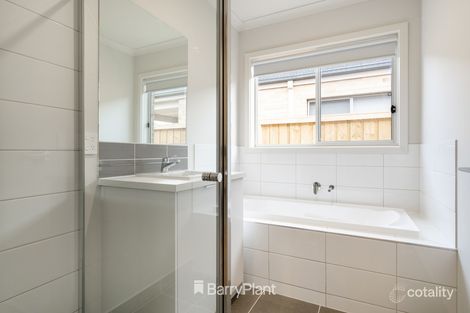 Property photo of 42 Whites Road Mount Duneed VIC 3217