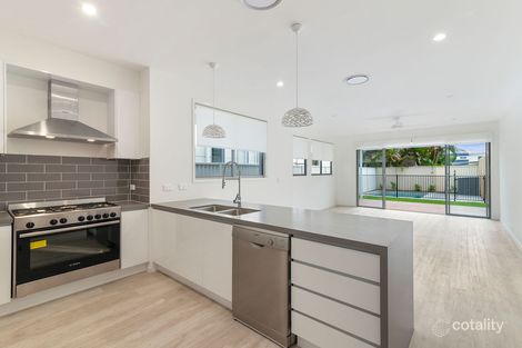 2/84 Palm Beach Ave, Palm Beach, QLD 4221