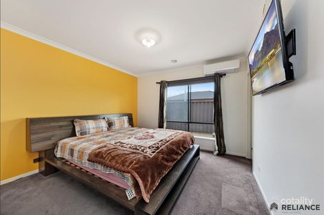 Property photo of 26 Miniata Way Manor Lakes VIC 3024