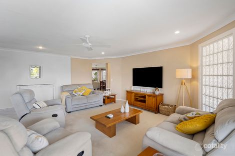 9 Lowanna Dr, Ashmore, QLD 4214