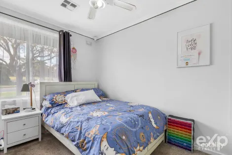 Property photo of 78 Campbell Road Elizabeth Downs SA 5113