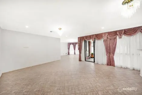 Property photo of 51 Archibald Crescent Rosemeadow NSW 2560