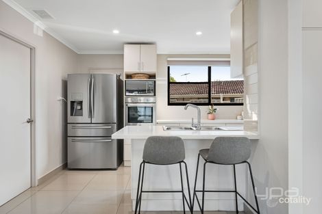 Property photo of 10 Midas Court Meadow Heights VIC 3048