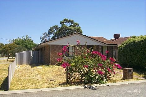 10 Dora St, Queens Park, WA 6107