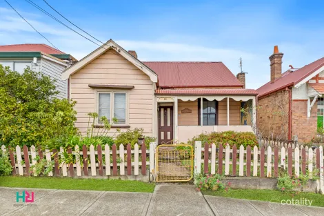 13 Bent St, Lithgow, NSW 2790