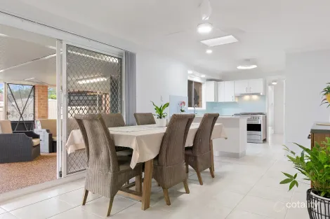 Property photo of 18 Barlow Close Thornton NSW 2322