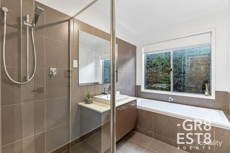 Property photo of 11 Scarlet Ash Drive Cranbourne West VIC 3977