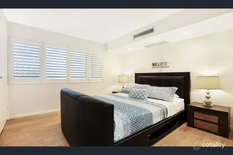 Property photo of 93 Parkyn Parade Mooloolaba QLD 4557