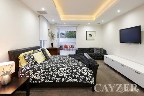 Property photo of 4/65 Ormond Esplanade Elwood VIC 3184