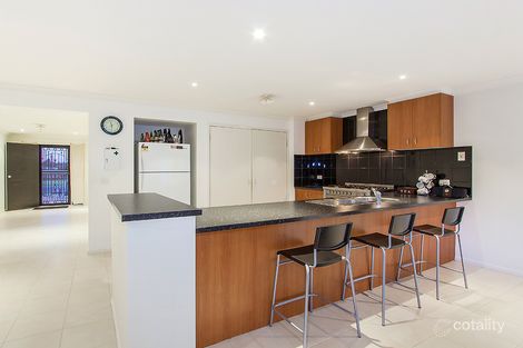 Property photo of 37 Edgewater Circuit Cairnlea VIC 3023