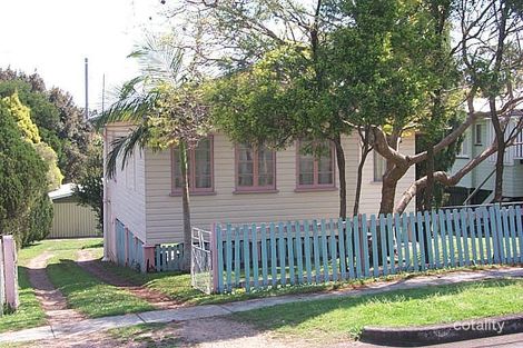 23 Palm Ave, Holland Park West, QLD 4121