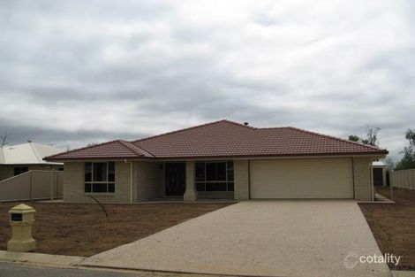 8 Cook Cl, Emerald, QLD 4720