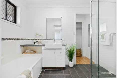 Property photo of 118 Pappas Way Carrara QLD 4211