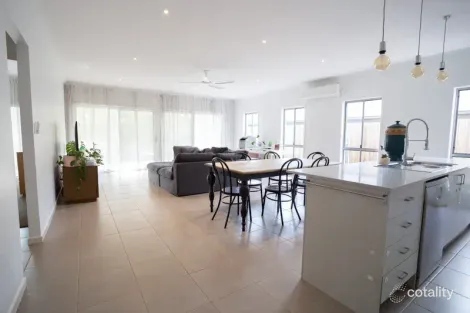 Property photo of 21 Braxlaw Crescent Dakabin QLD 4503