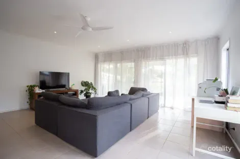 Property photo of 21 Braxlaw Crescent Dakabin QLD 4503