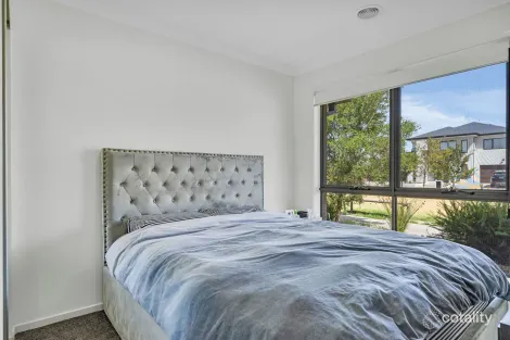 Property photo of 3 Herne Path Wyndham Vale VIC 3024