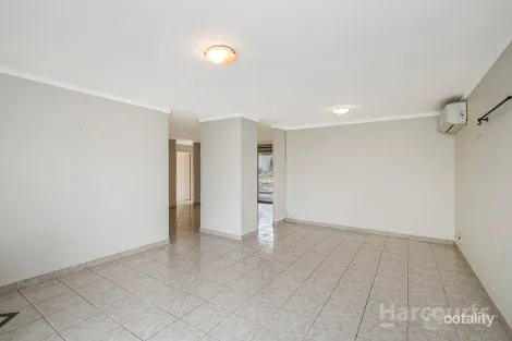 Property photo of 10 Lupin Court Hocking WA 6065