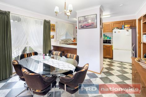 Property photo of 5 Rolf Court Wendouree VIC 3355