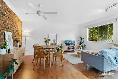 Property photo of 5/4 Rolan Court Palm Beach QLD 4221