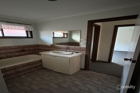 Property photo of 8 Lewin Street Deer Park VIC 3023